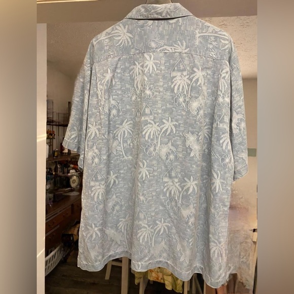 Tommy Bahama XL - Picture 2 of 2